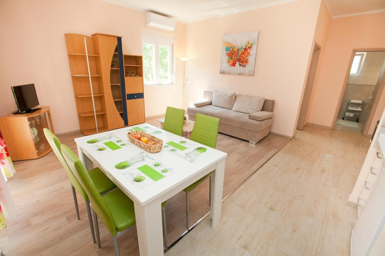 Apartmani Lea Starigrad Paklenica Dış mekan fotoğraf