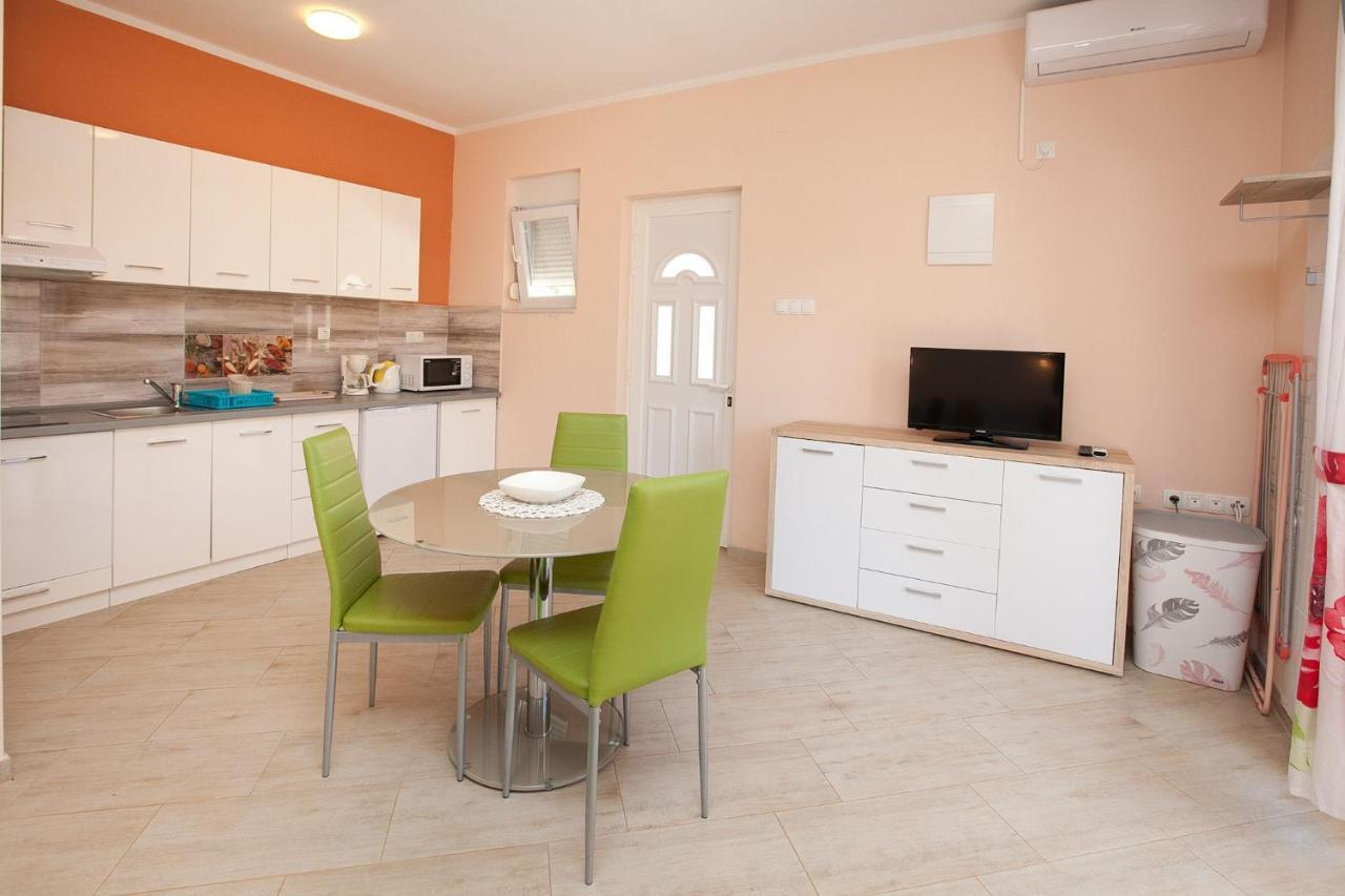 Apartmani Lea Starigrad Paklenica Dış mekan fotoğraf