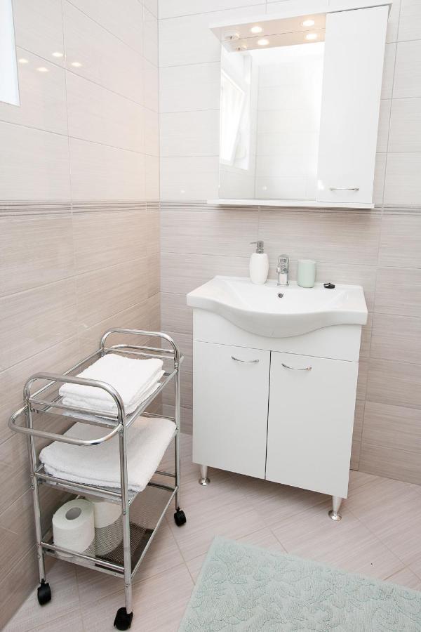 Apartmani Lea Starigrad Paklenica Dış mekan fotoğraf