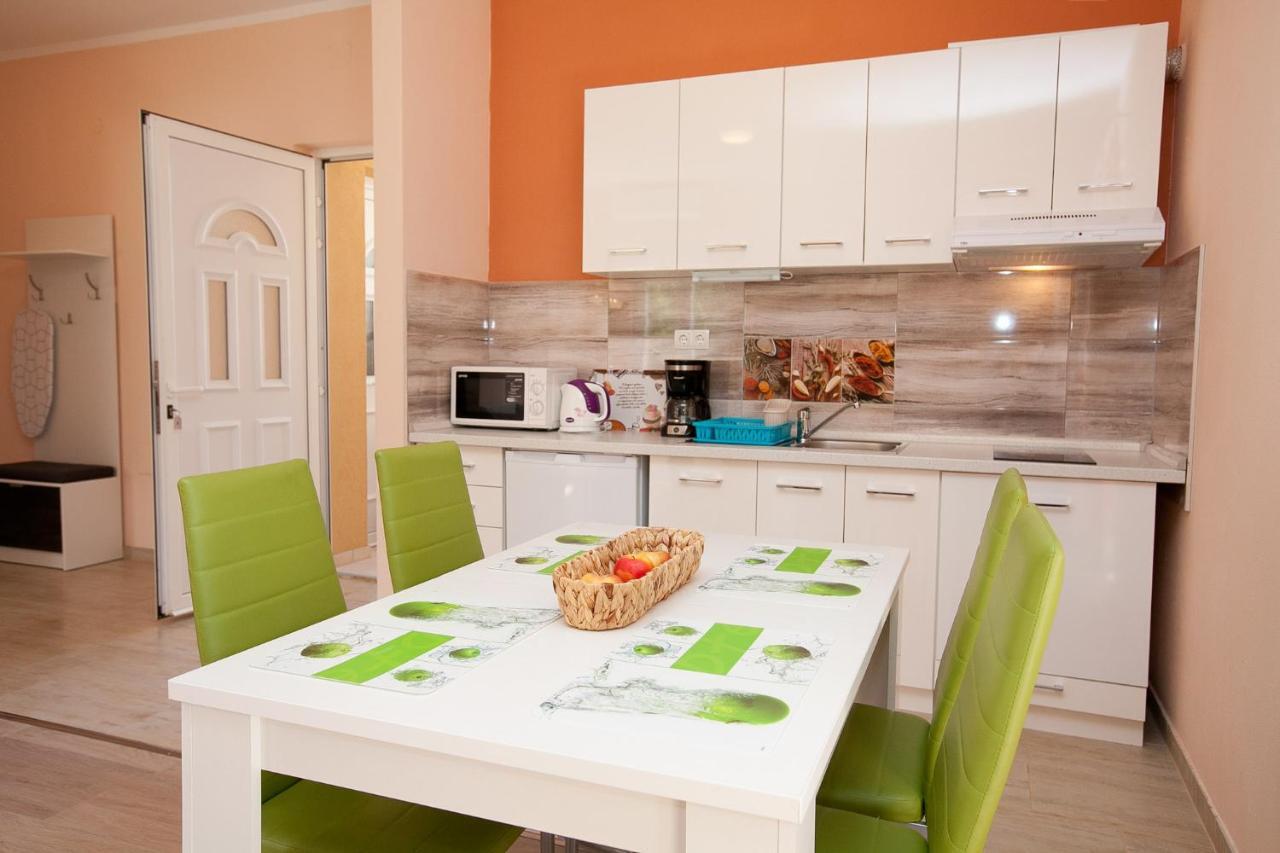 Apartmani Lea Starigrad Paklenica Dış mekan fotoğraf